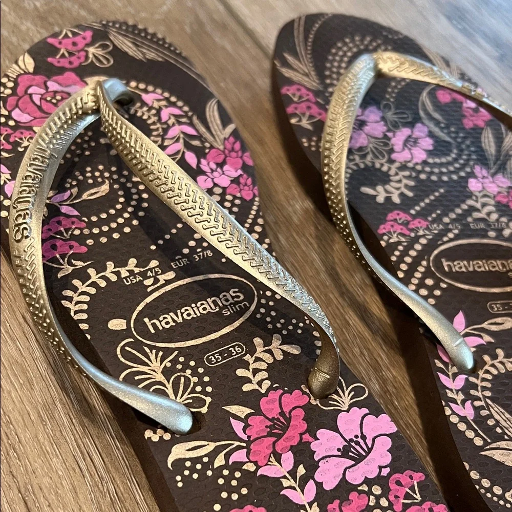 Havaianas Women's Sandals - Black with Pink Floral - Picture 5 of 5